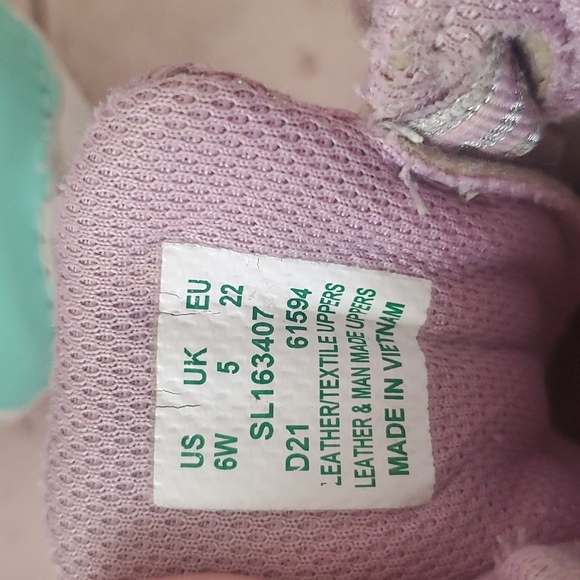 Lot of 5 toddler shoes size 6 WIDE - Picture 5 of 8